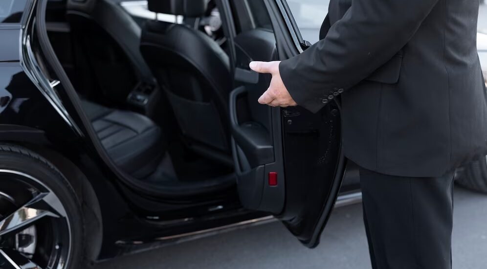 Why Executive Chauffeur Services are Worth the Investment
